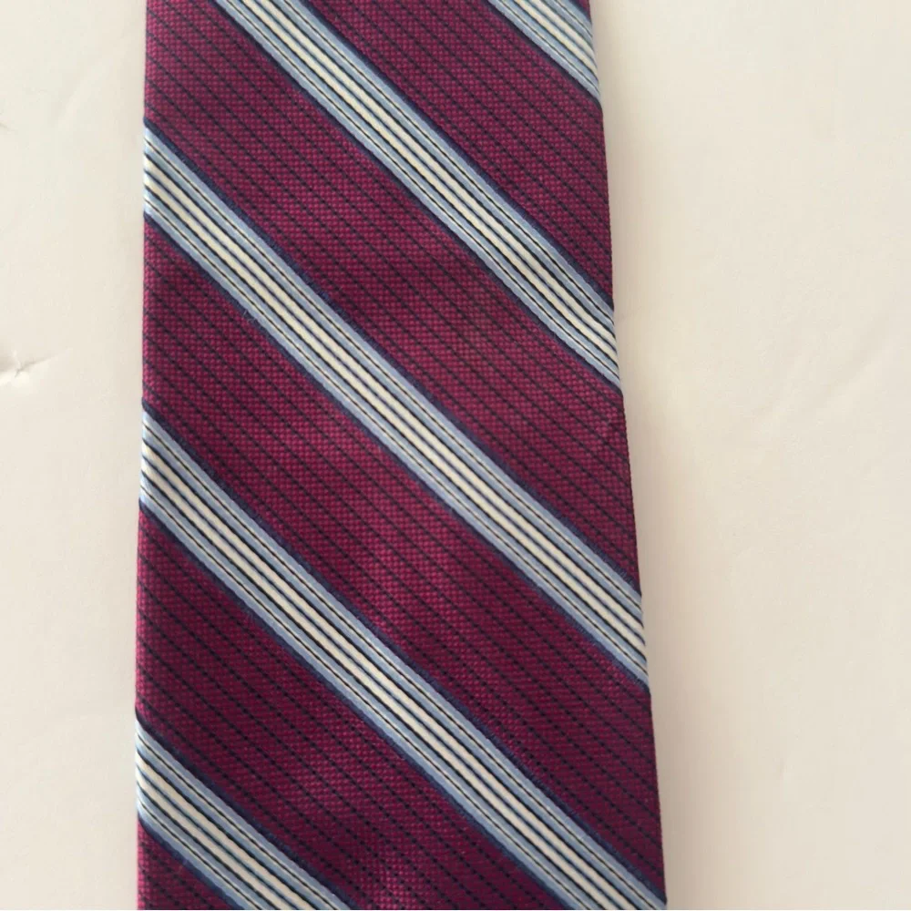 Brooks Brothers elegant tie